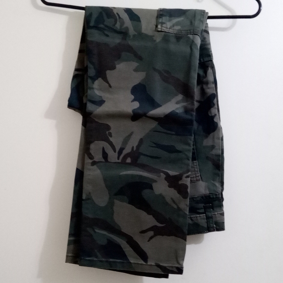 NWT Boys' Wrangler Cargo Slim Fit Pants - Picture 8 of 8